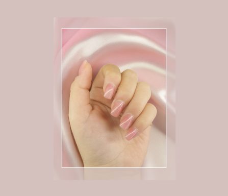 ongles rose pâle